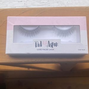 Red aspen luxe false lash brand new in the box